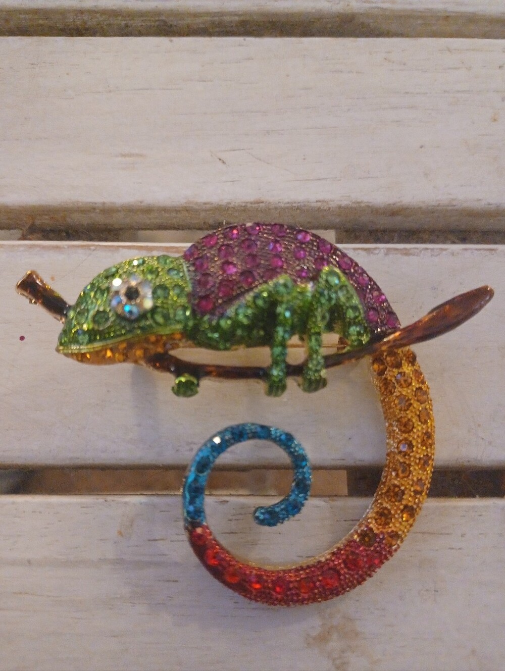 CHAMELEON NWT RHINESTONE BROOCH NWT - Picture 3 of 3